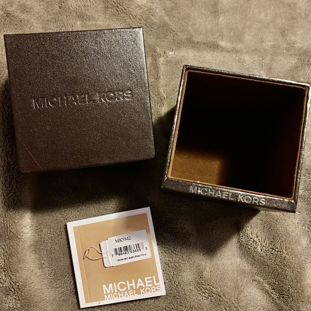 Michael Kors - Parker MK5842 - Picture 2 of 5